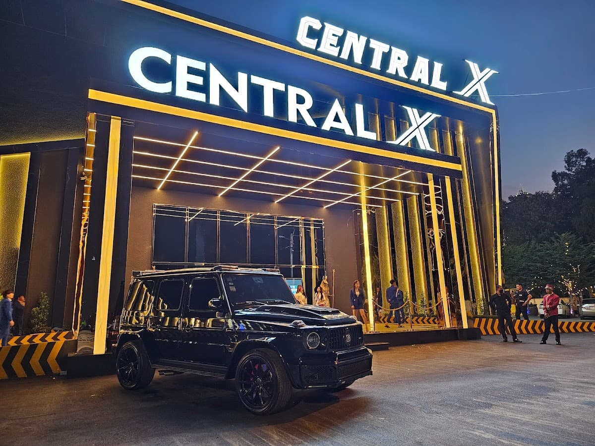 Central X Club — photo 1