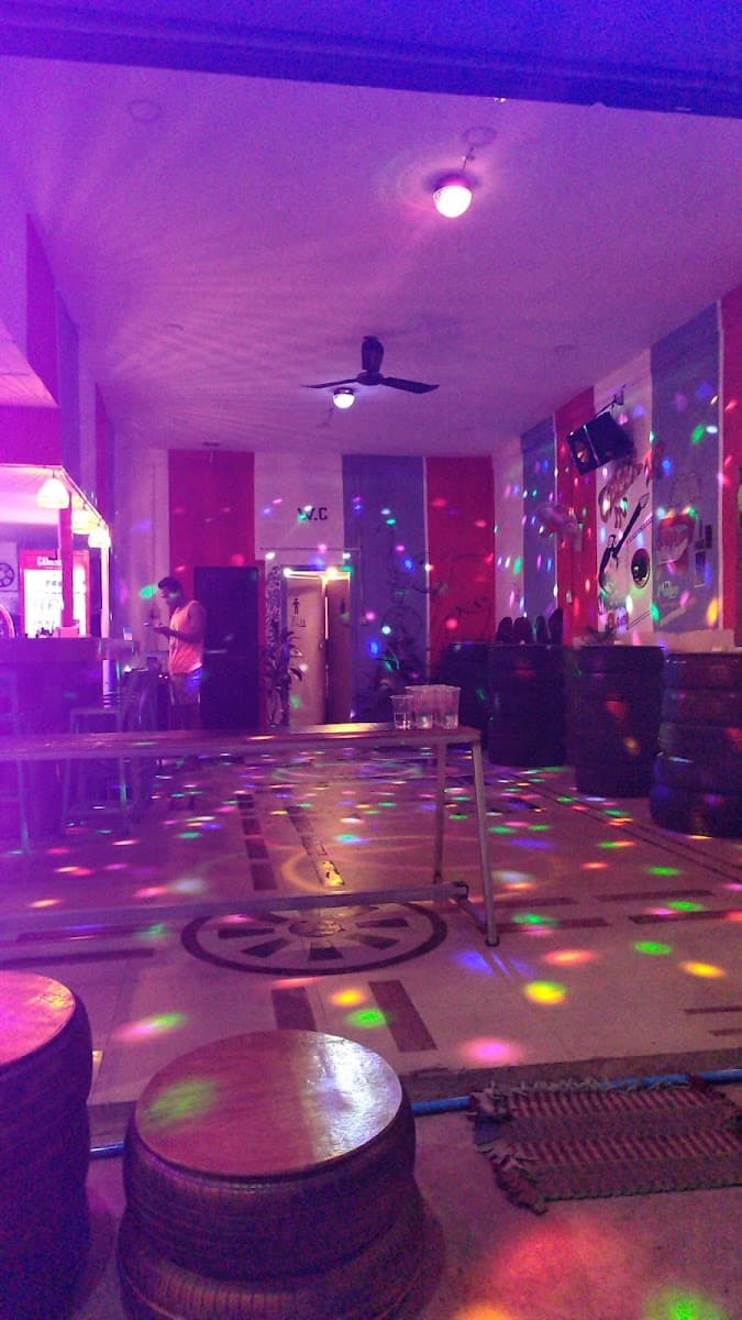 Flexy Cocktail Bar & Cafe — photo 1