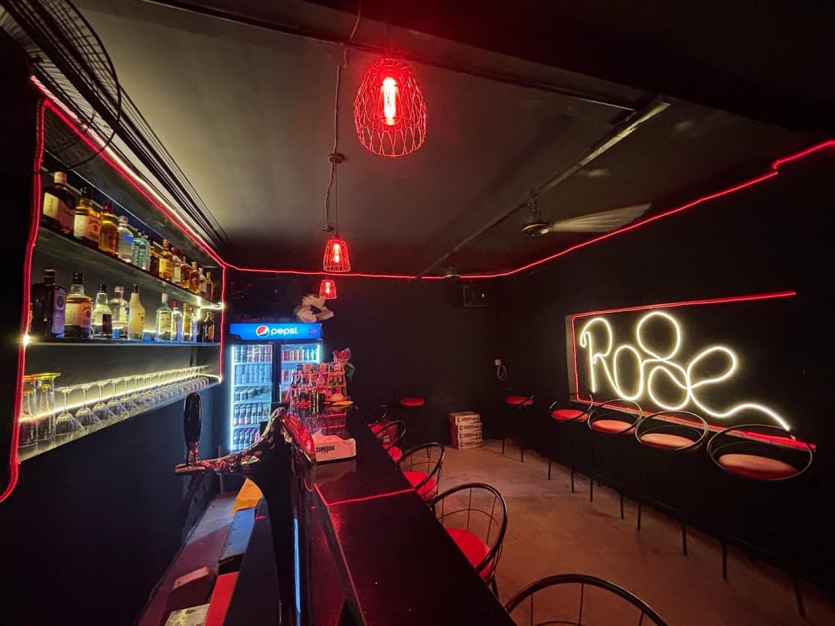 Rose Bar — photo 1