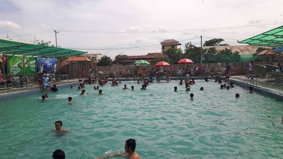 3J Sen Sok Swimming Pool And Fitness — photo 1