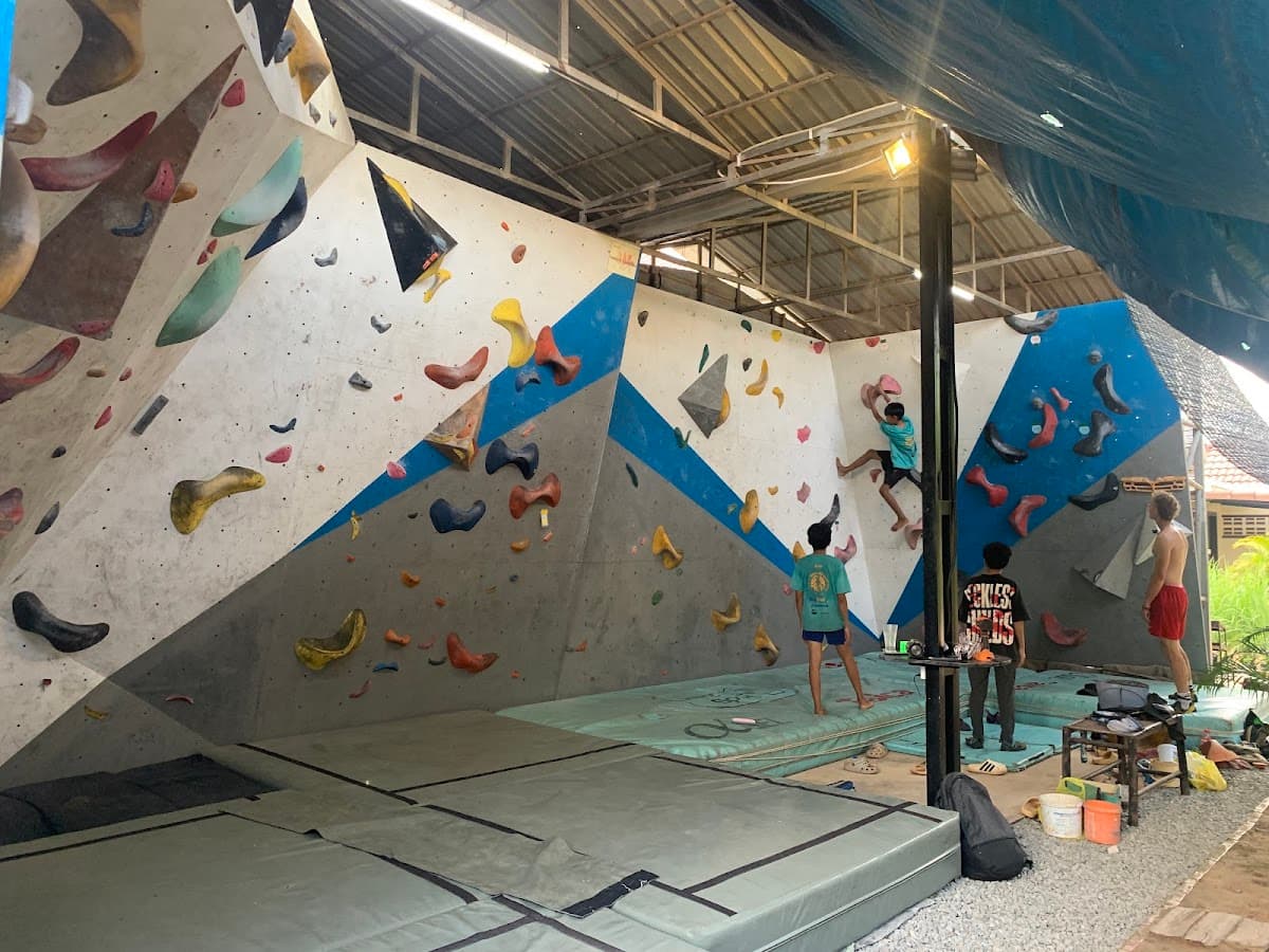 Chiko Family Boulder Climbing Gym — photo 1