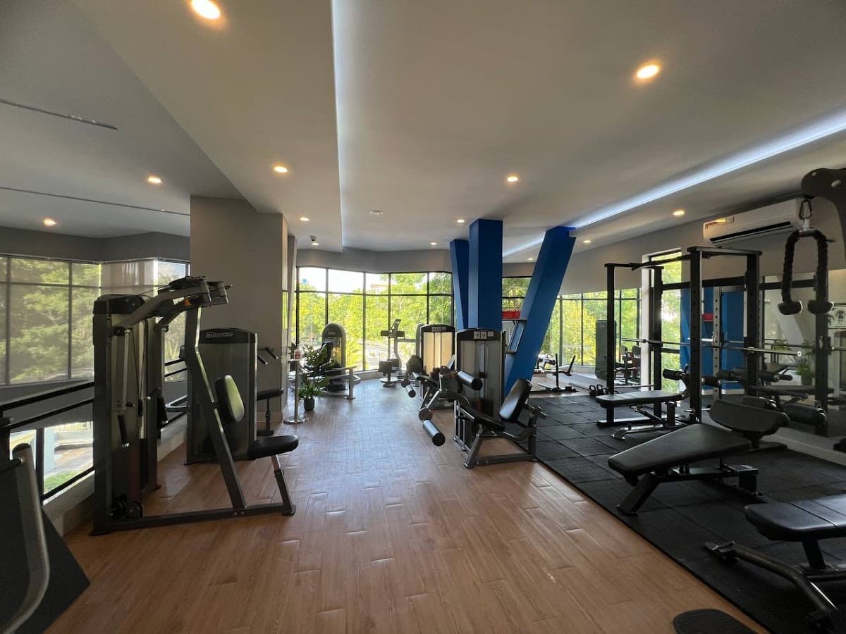 GUNZE SPORTS JAPAN JUMEIRAH — photo 1