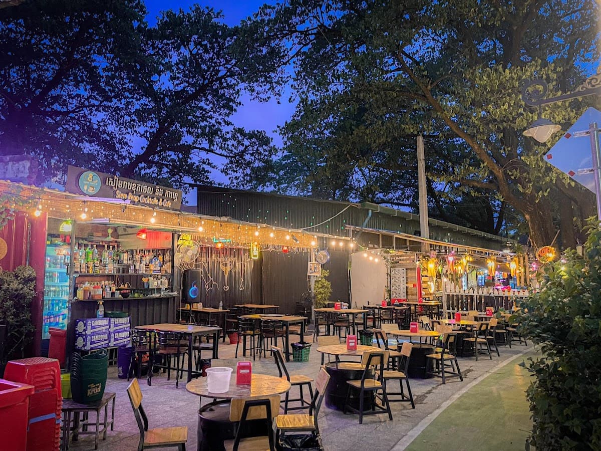 Siem Reap Cocktails and Cafe — photo 1
